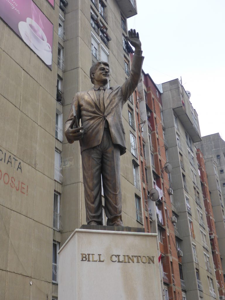 Bill Clinton Statue, Prishtina