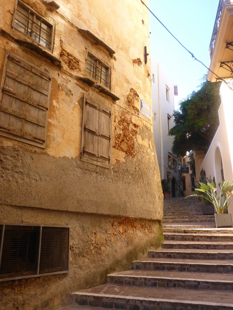 Alleyway to the hotel